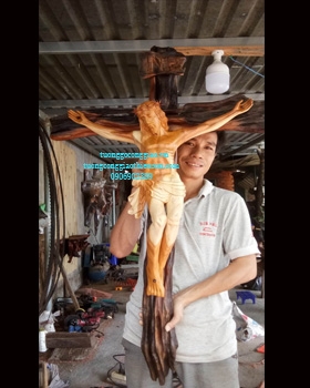 Chúa GiêSu Chuộc tội, Chịu Nạn